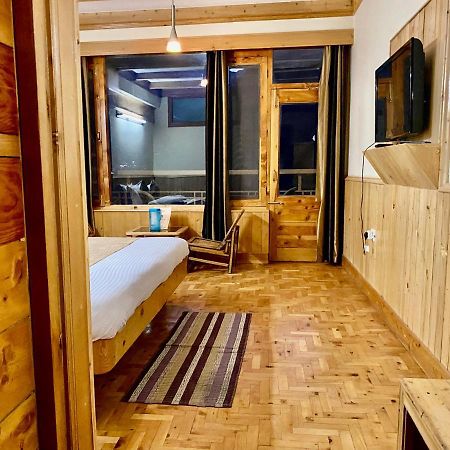 Hotel Valley Of Gods Manāli Dış mekan fotoğraf