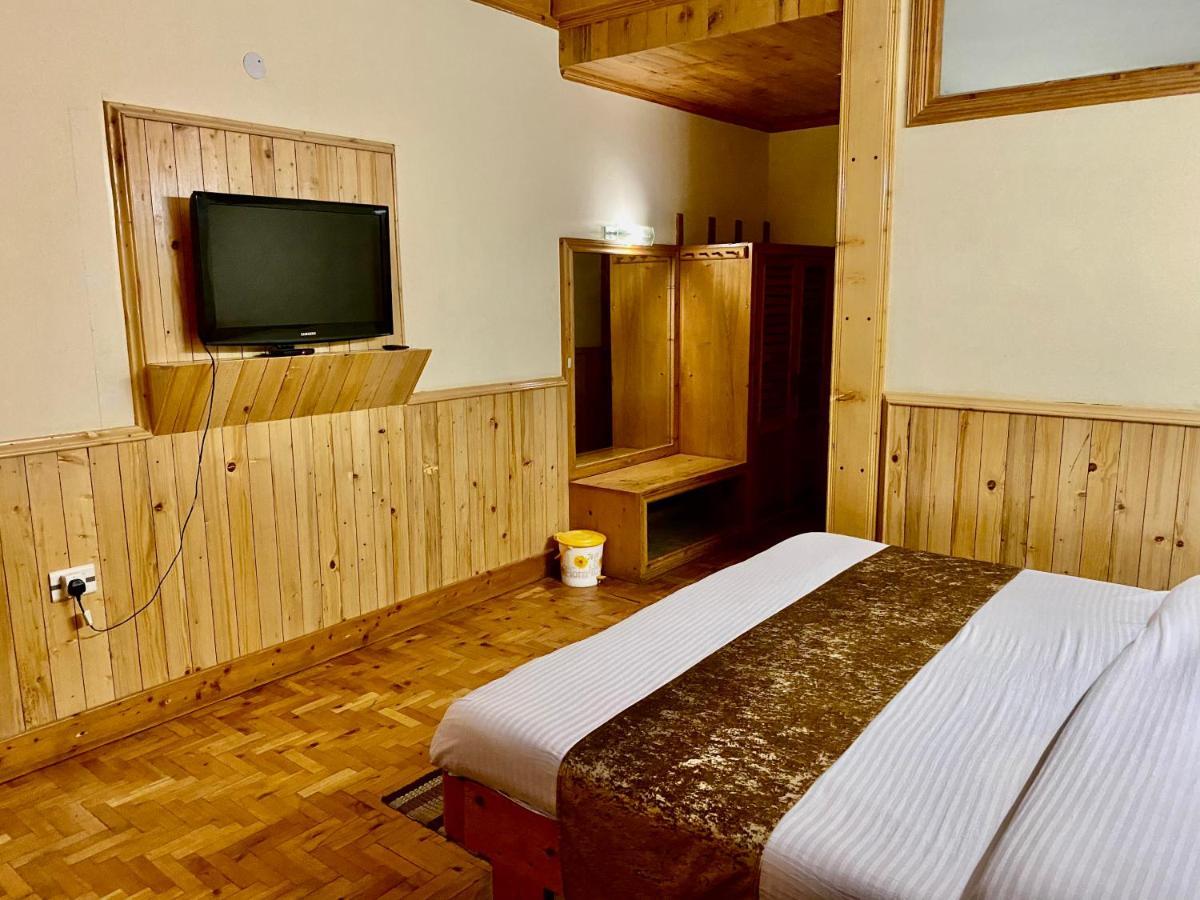 Hotel Valley Of Gods Manāli Dış mekan fotoğraf