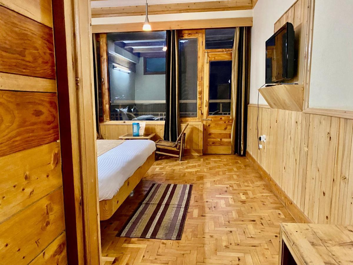 Hotel Valley Of Gods Manāli Dış mekan fotoğraf